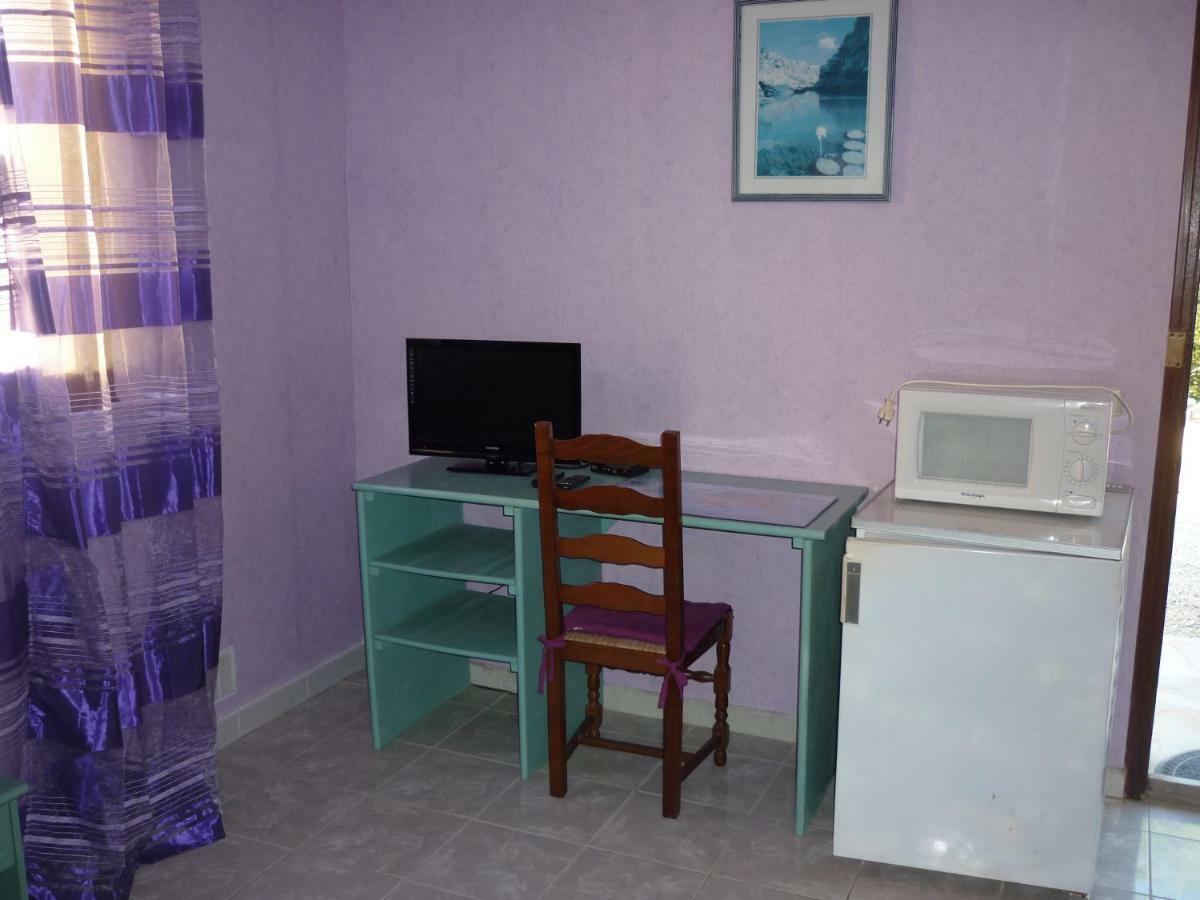Domaine De Rode Buze Bed & Breakfast Кахор Екстериор снимка